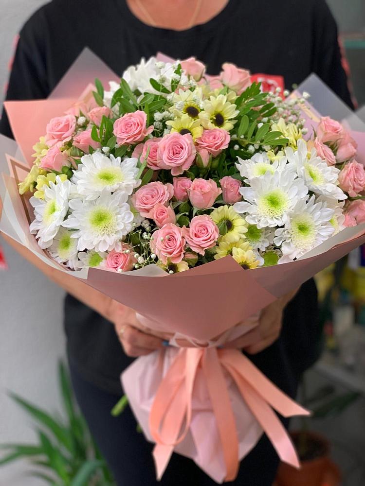 Букет цветов из: Розы и Хризантемы в Бредах