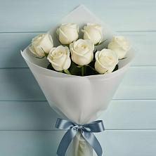 Букет 7 Белых роз Эдлесс Лав в Бредах