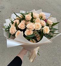 Букет Кремовые розы Латте в Бредах