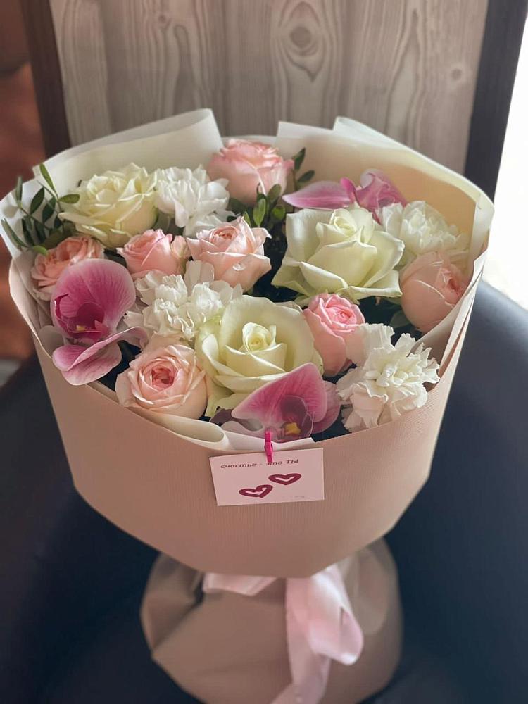 Букет цветов из: Орхидеи, Розы и Гвоздики в Бредах