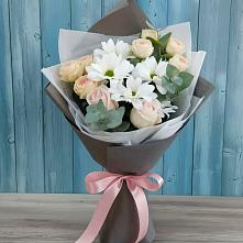 Букет цветов из:  Хризантемы и Розы в Бредах