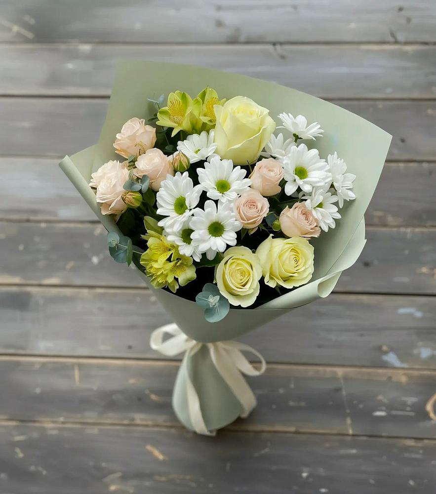 Букет цветов из: Альстромерии, Розы и Хризантемы в Бредах