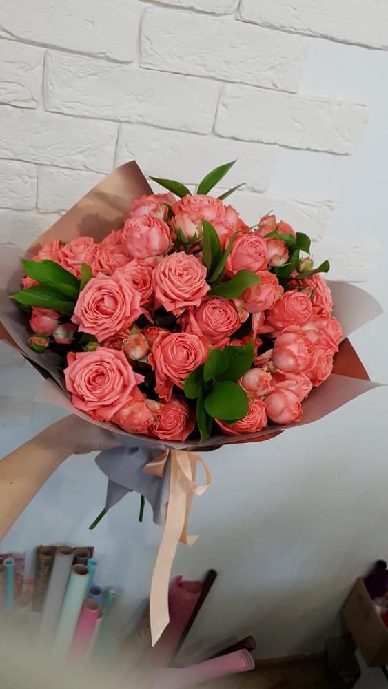 Букет цветов из: Розы в Бредах