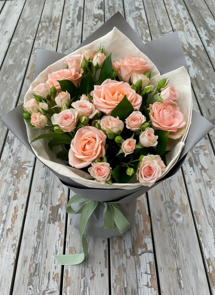 Букет цветов из: Розы в Бредах