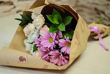 Букет цветов из:  Розы и Хризантемы #REPLACE_PRED# Бредах