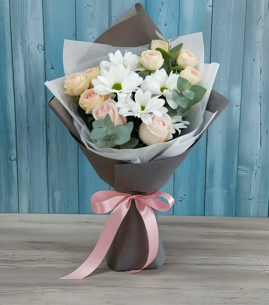 Букет цветов из: Хризантемы и Розы в Бредах