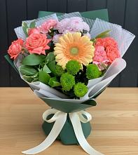 Букет цветов из:  Гвоздики, Розы, Герберы и Хризантемы в Бредах