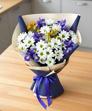 Букет цветов из:  Розы, Ирисы и Хризантемы в Бредах