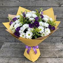 Букет цветов из:  Ирисы, Хризантемы и Ромашки в Бредах