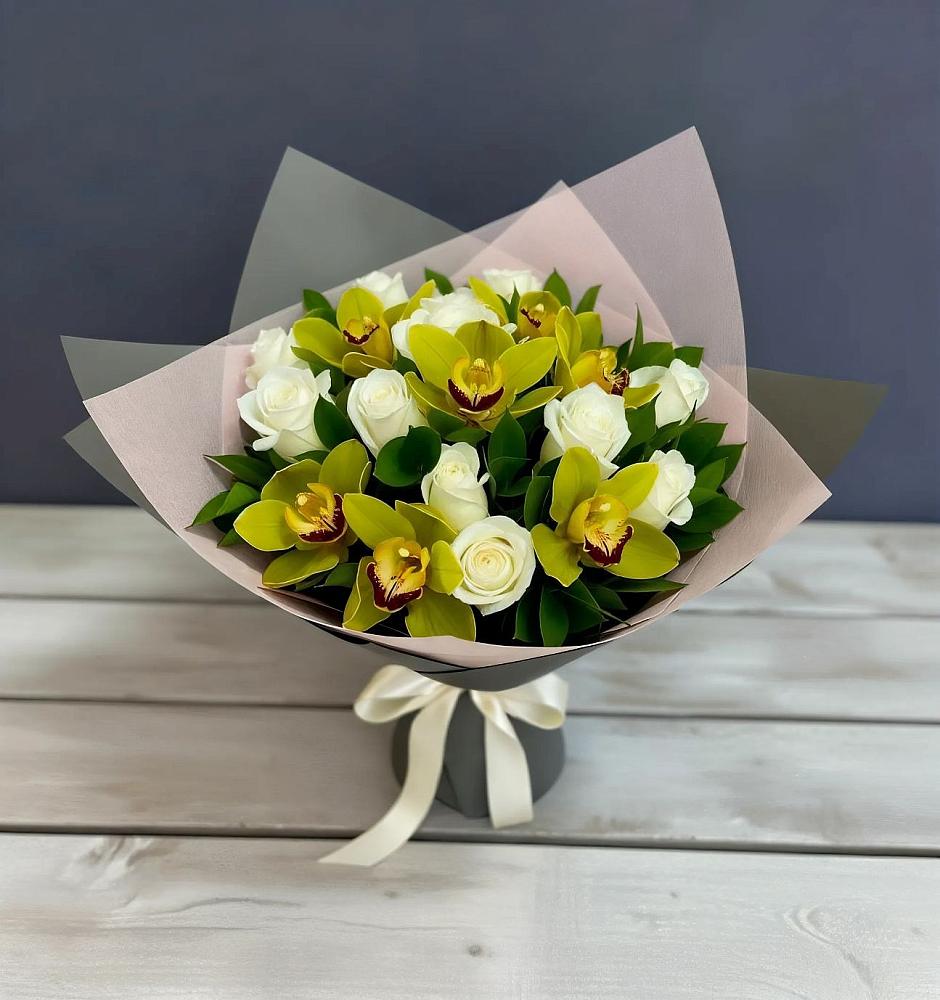 Букет цветов из: Орхидеи и Розы в Бредах