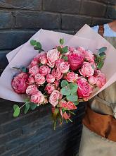 Букет цветов из:  Розы #REPLACE_PRED# Бредах