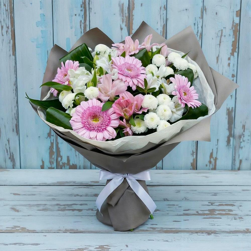 Букет цветов из: Герберы, Альстромерии и Хризантемы в Бредах