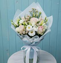 Букет цветов из:  Розы и Лизиантусы в Бредах