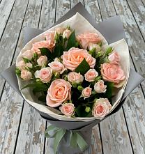 Букет цветов из:  Розы в Бредах